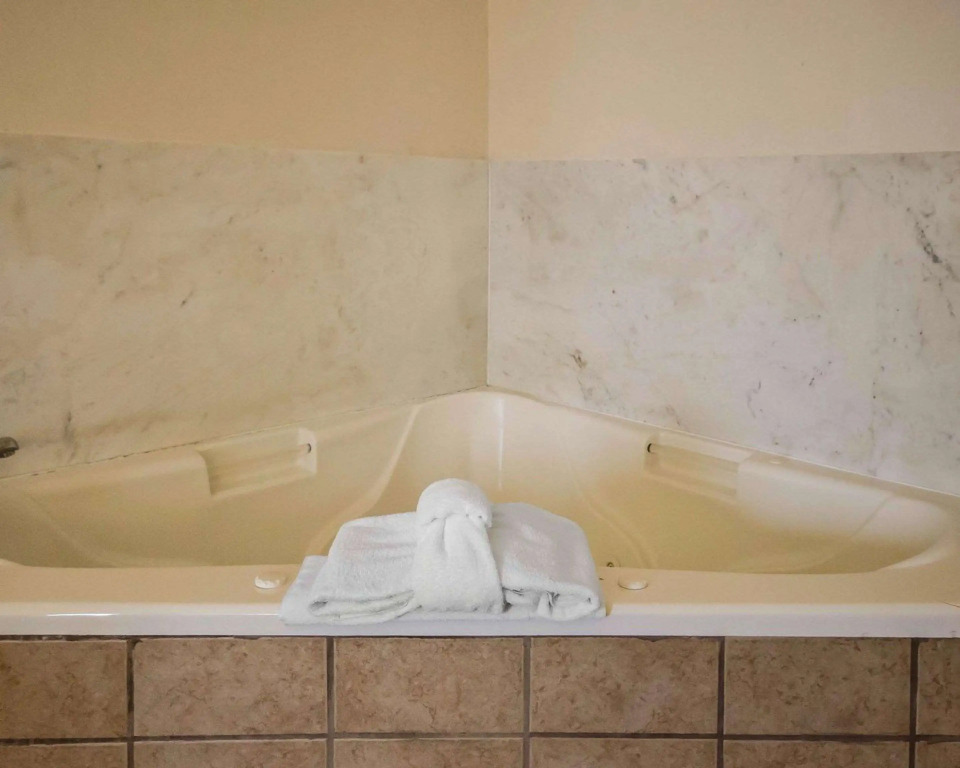 Quality Suites Jeffersonville - Louisville North