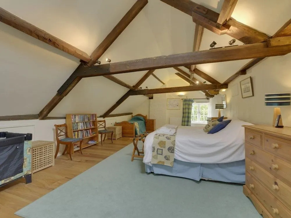 Abbots Manor