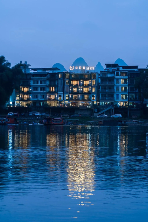 Sea Lily Yangshuo Riverside Resort