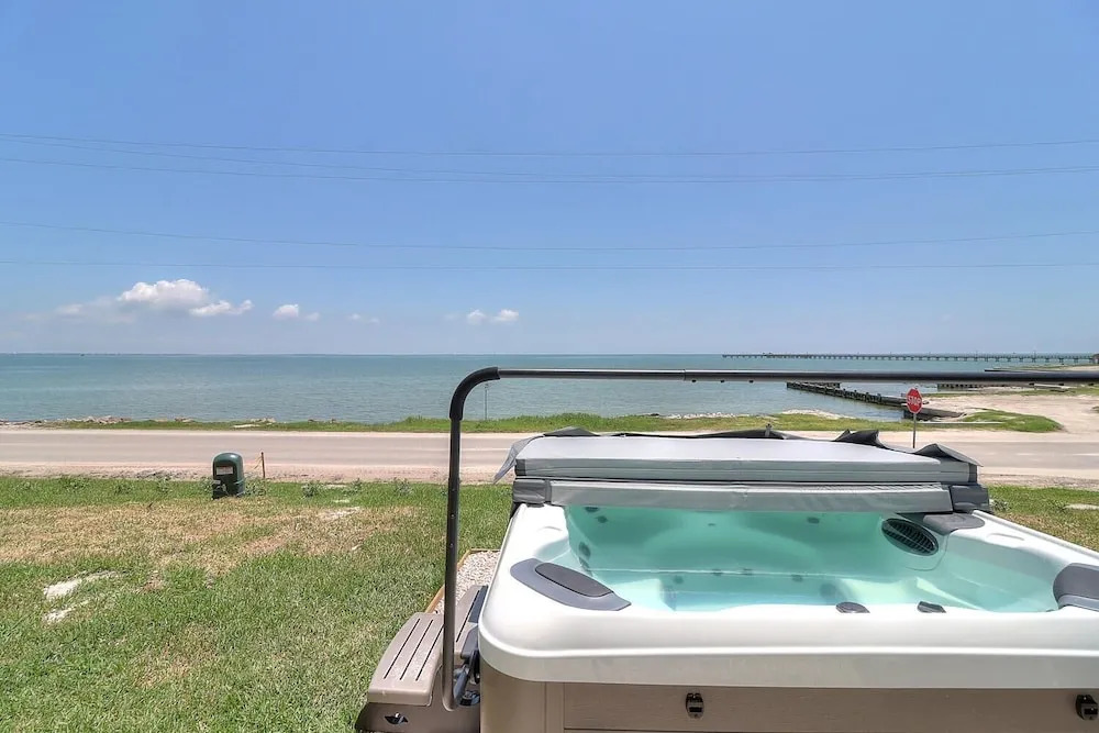Seven Palms 3 Bedroom Home by RedAwning