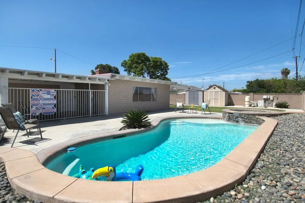 Babes in Toyland - 3 Br Home