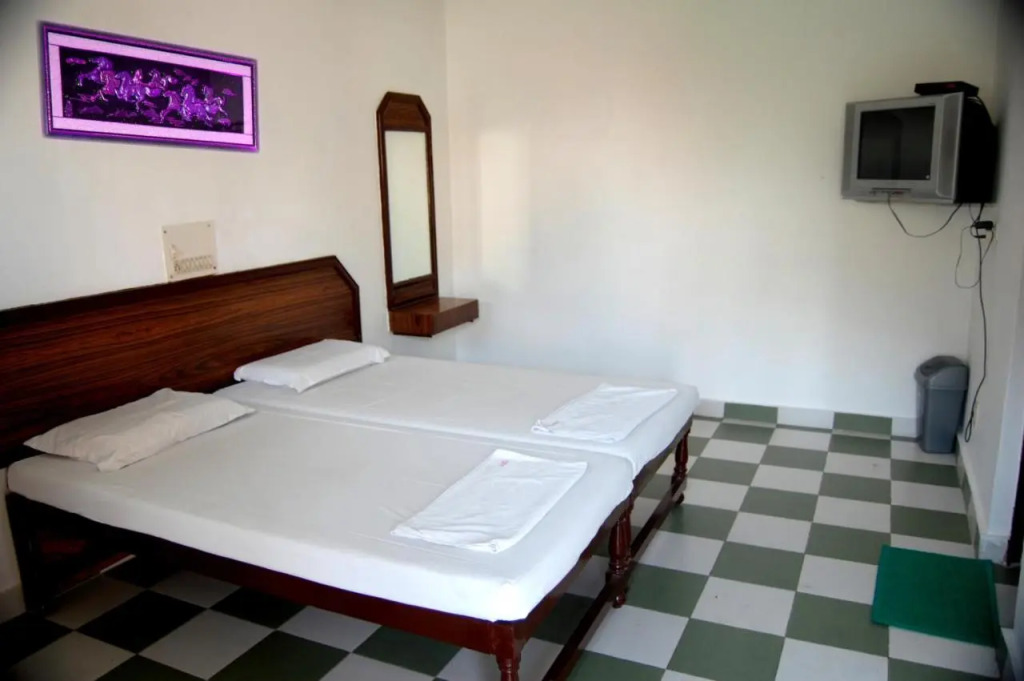 Hotel Sidhartha Walking Distance From TajMahal
