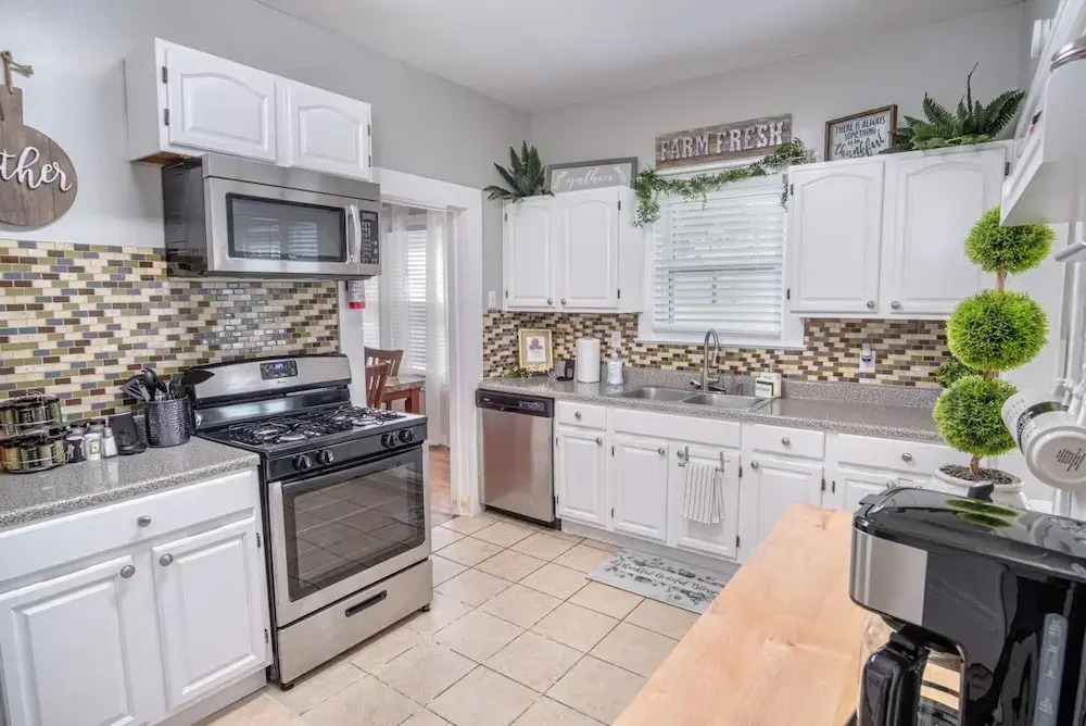 Stunning 3 BR Home Near DT Alamodome - Riverwalk