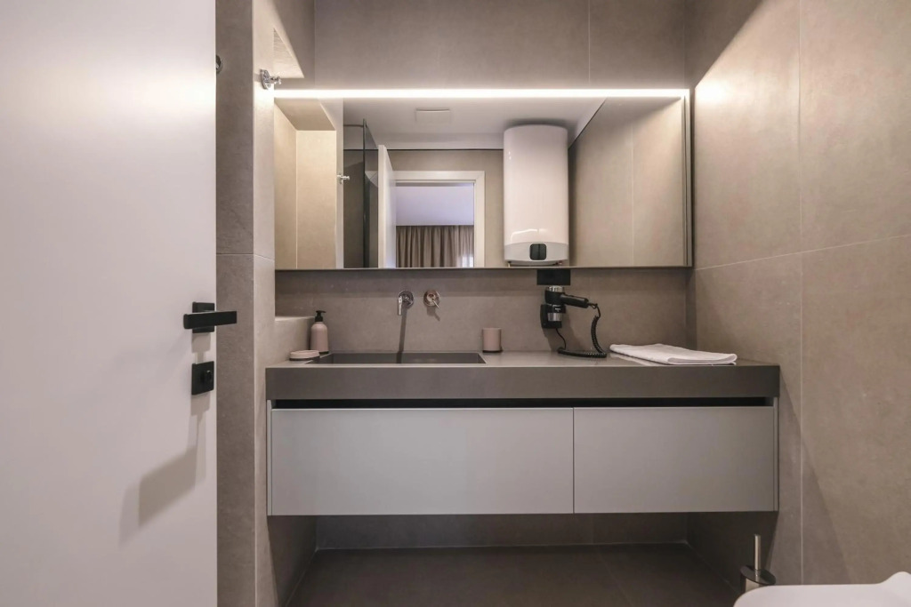 Two Steps Apartments 1