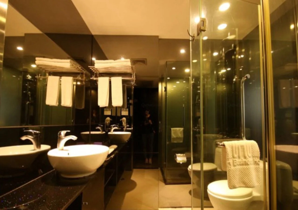Henry Business Hotel