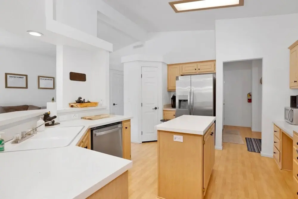 2240-summit View Lodge 3 Bedroom Home by Redawning