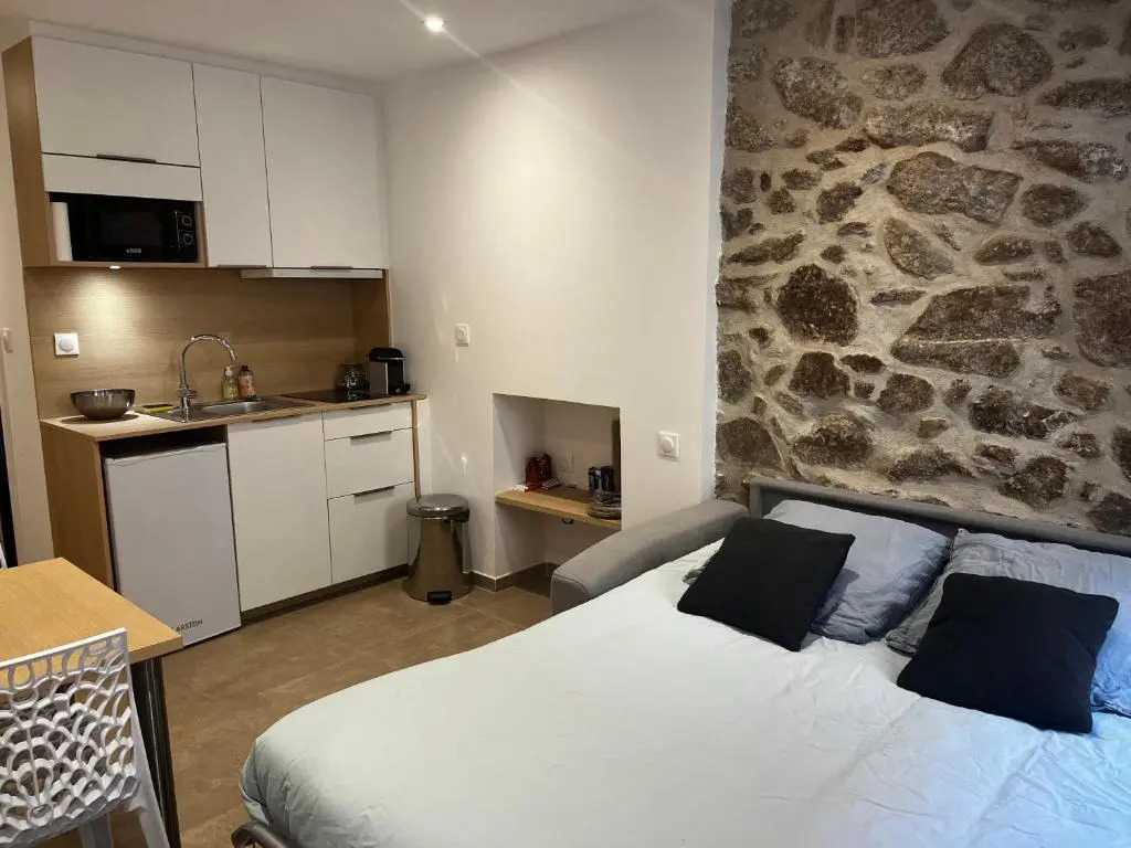 Charmant Studio Au Cœur de la Rue Fesch D'ajaccio