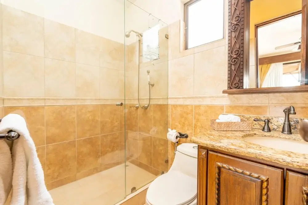 Luxurios Beachfront Villa on Flamingo Beach with Daily Maid and Security