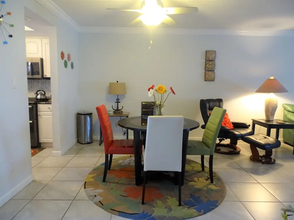 Sunset Royale - 112 2 Bedrooms 2 Bathrooms Condo