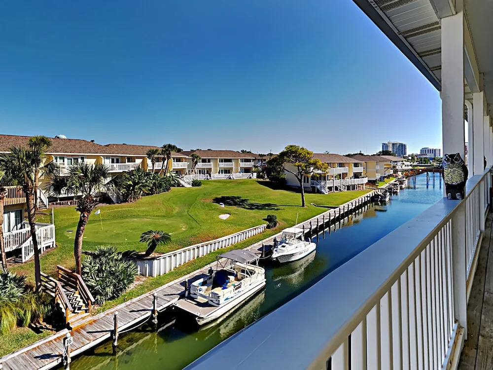 Sandpiper Cove #4213 by Southern Vacation Rentals