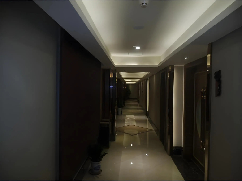 Shenzhen Futian Huaqiang South Feiyuan Hotel