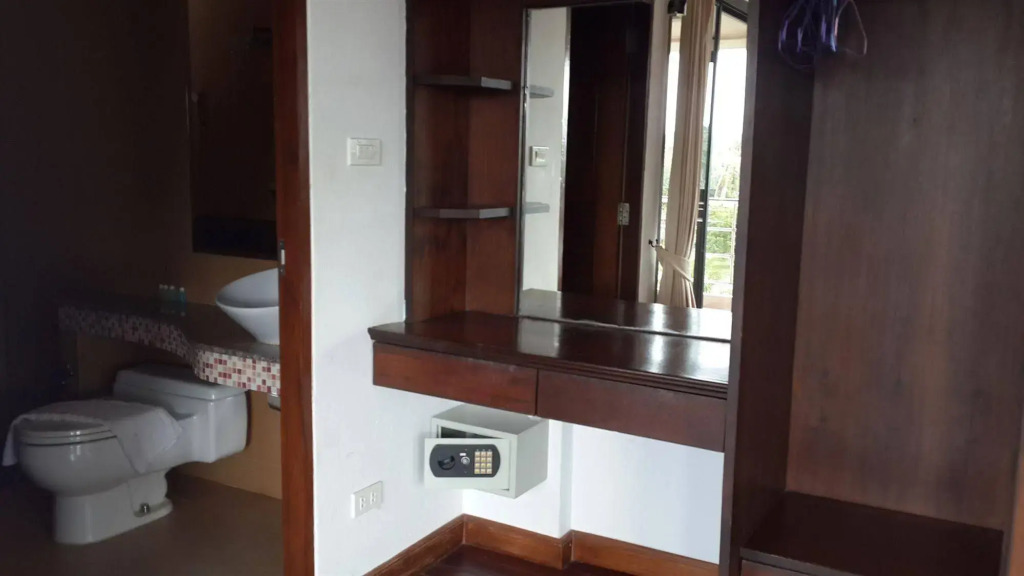 Chaweng Lake View Condotel