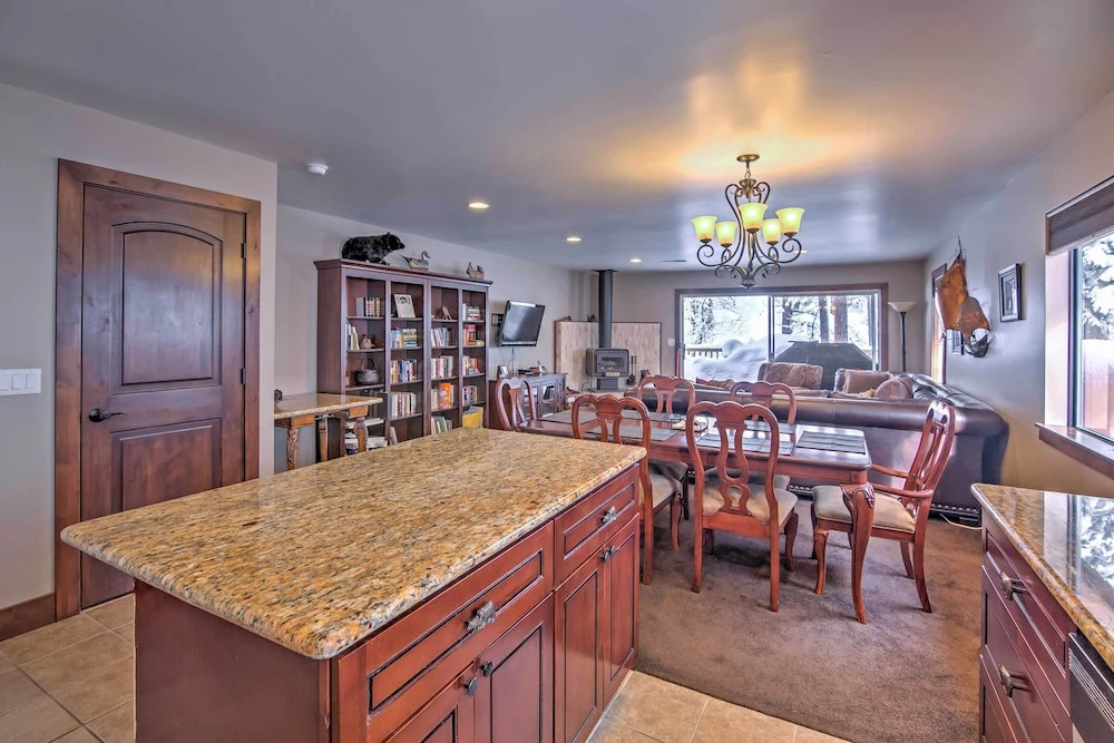 Private Deck & Community Pool: Incline Village Gem