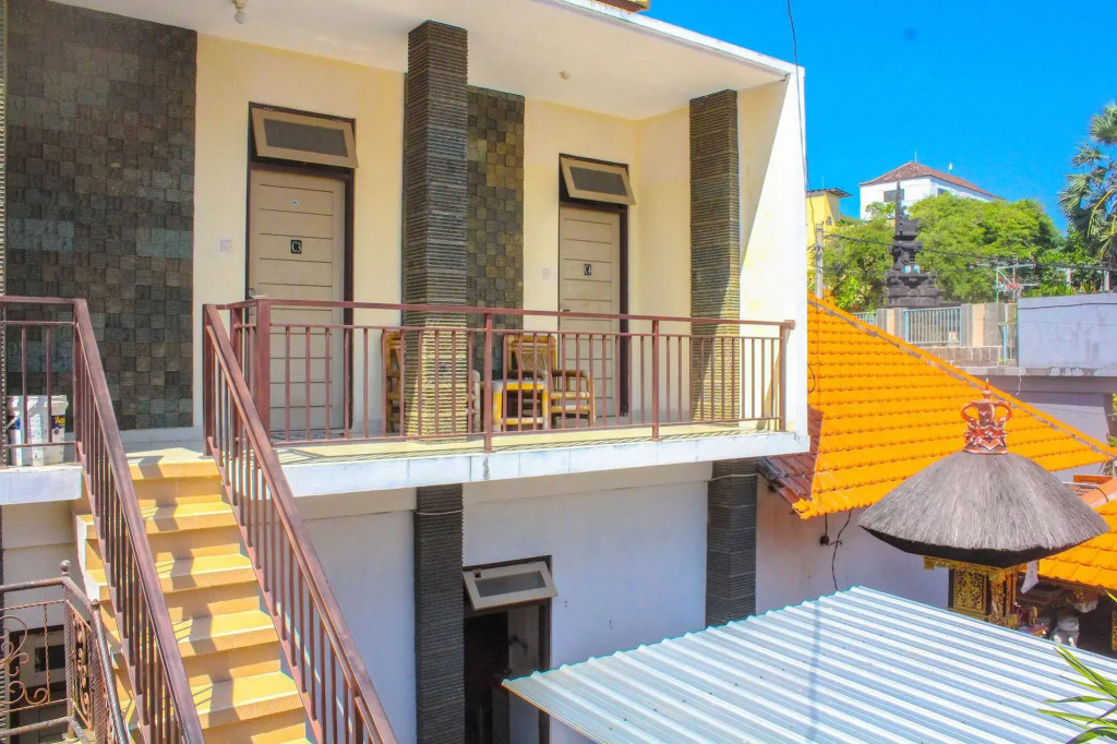 Lolo Beach Inn