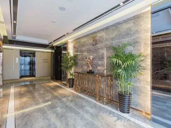 Shangjing Full Seasons Hotel