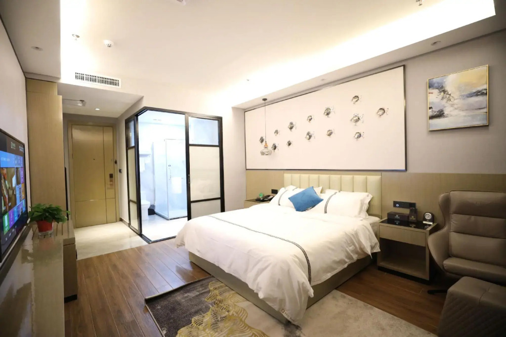F City Hotel (Gongzhuling Railway Station)
