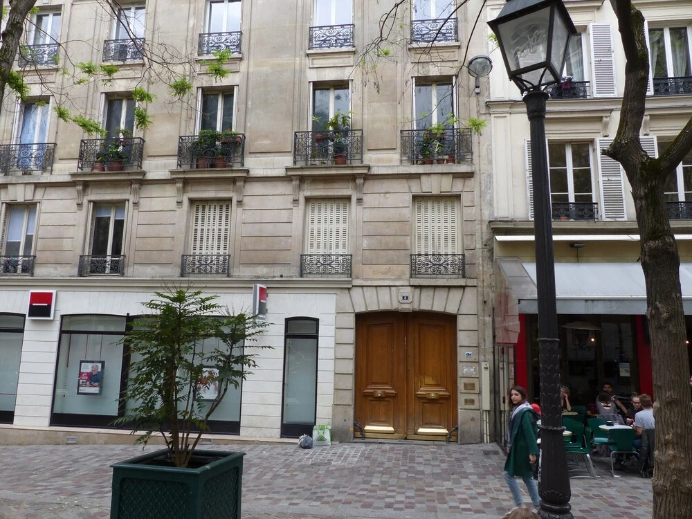 Rue Turgot Apartment