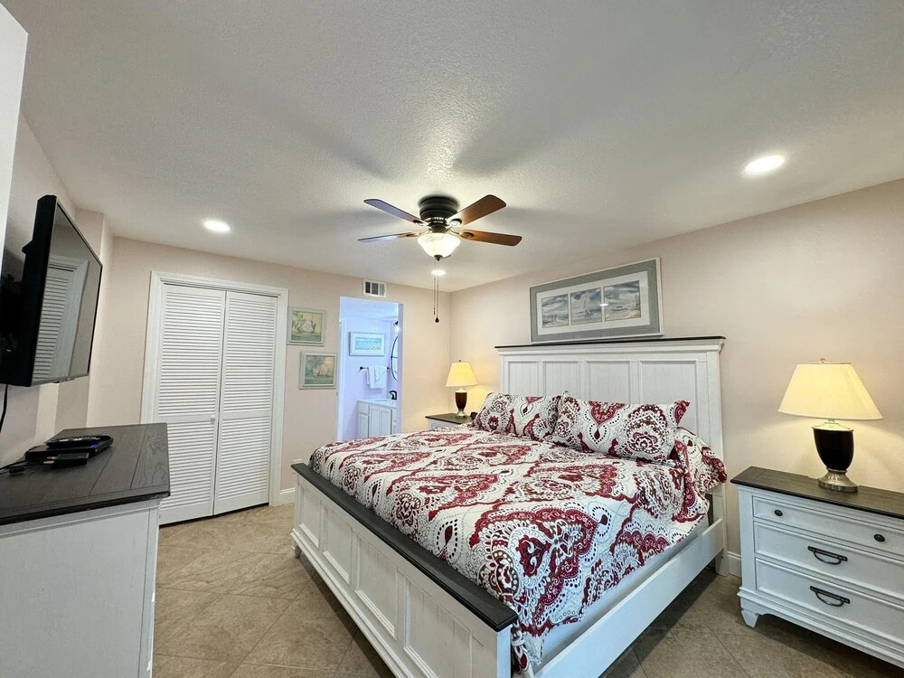 333 El Matador 2 Bedroom Condo by RedAwning