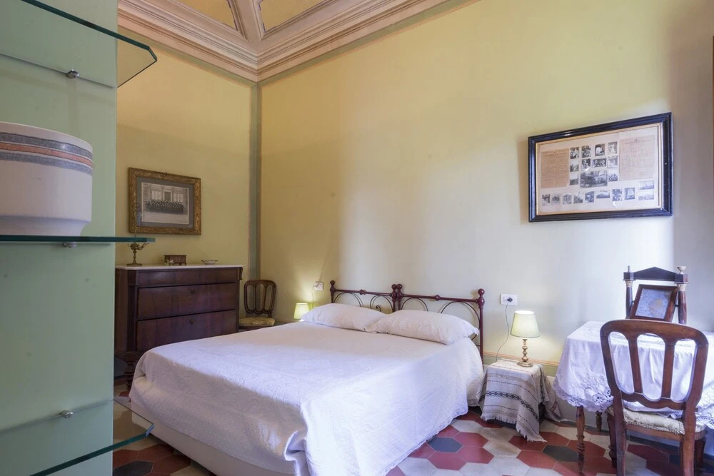 A Path of Relaxation and History Between Vineyards and Olive Trees