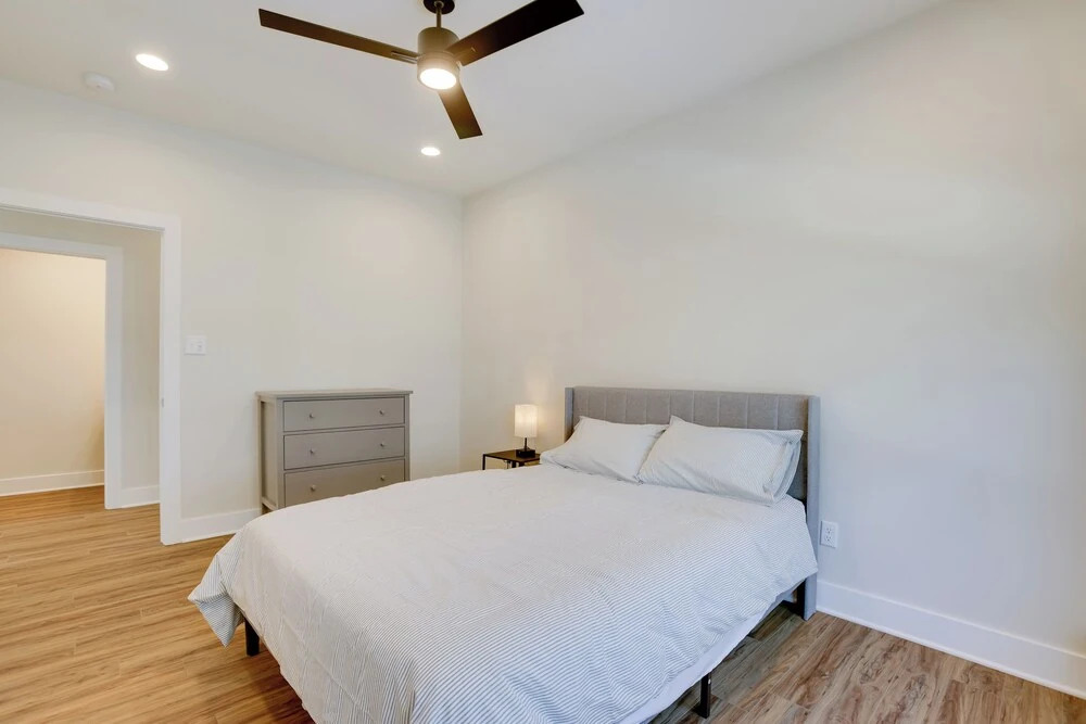 < 1 Mi to Texas A&m: Group Getaway w/ Balcony!
