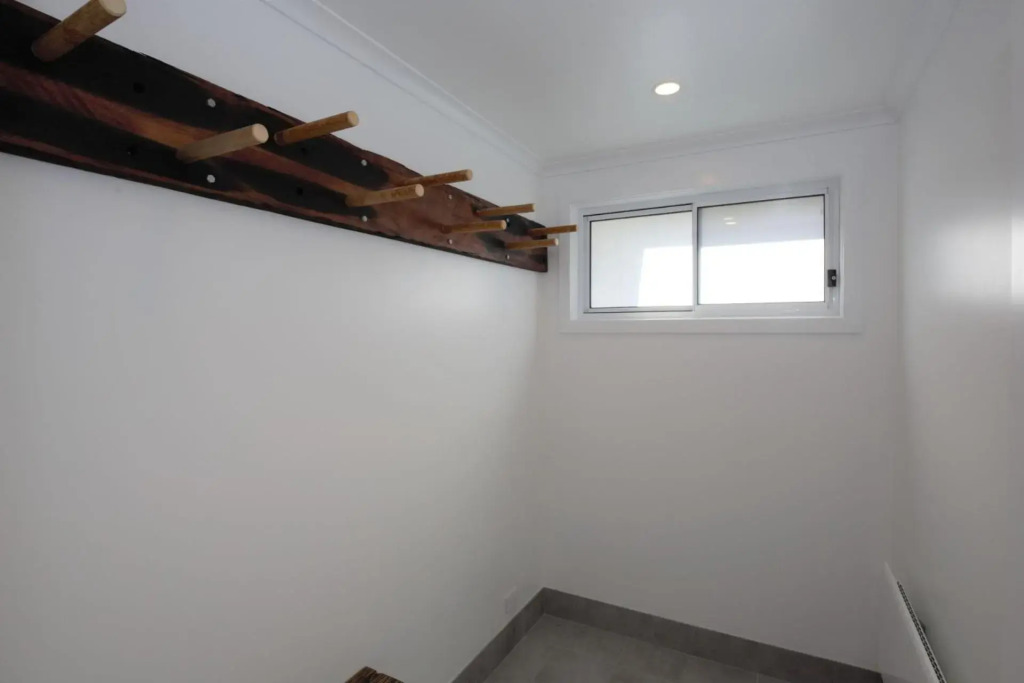 46 Banjo Patterson Crescent