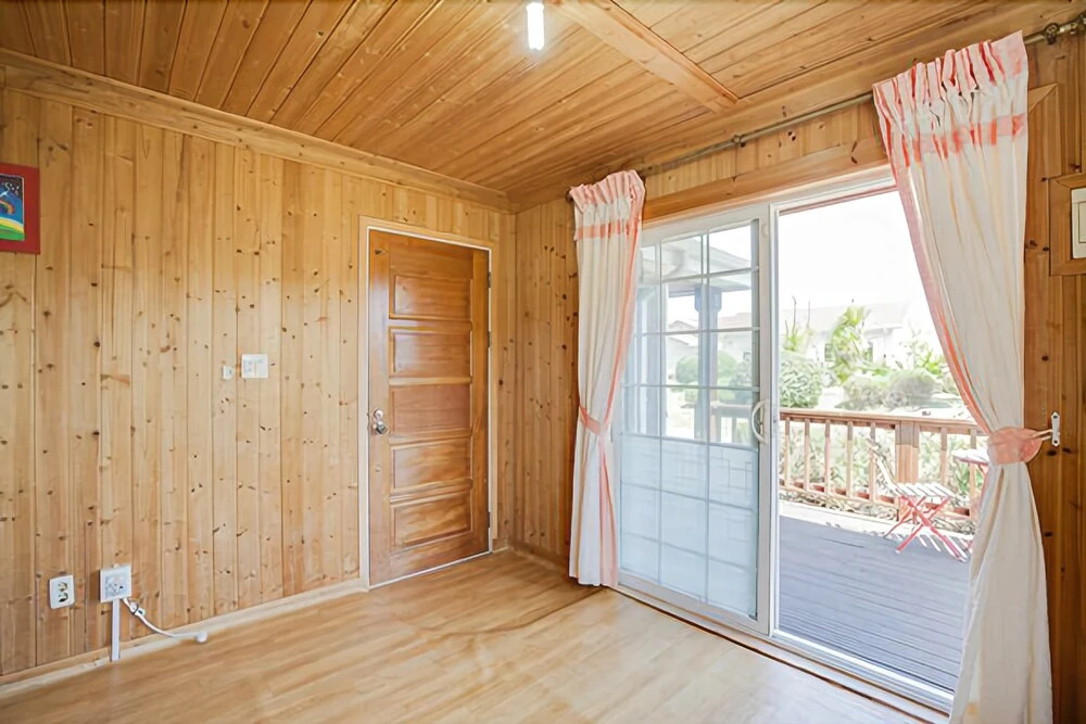 Seogwipoherbal Garden Good House Pension