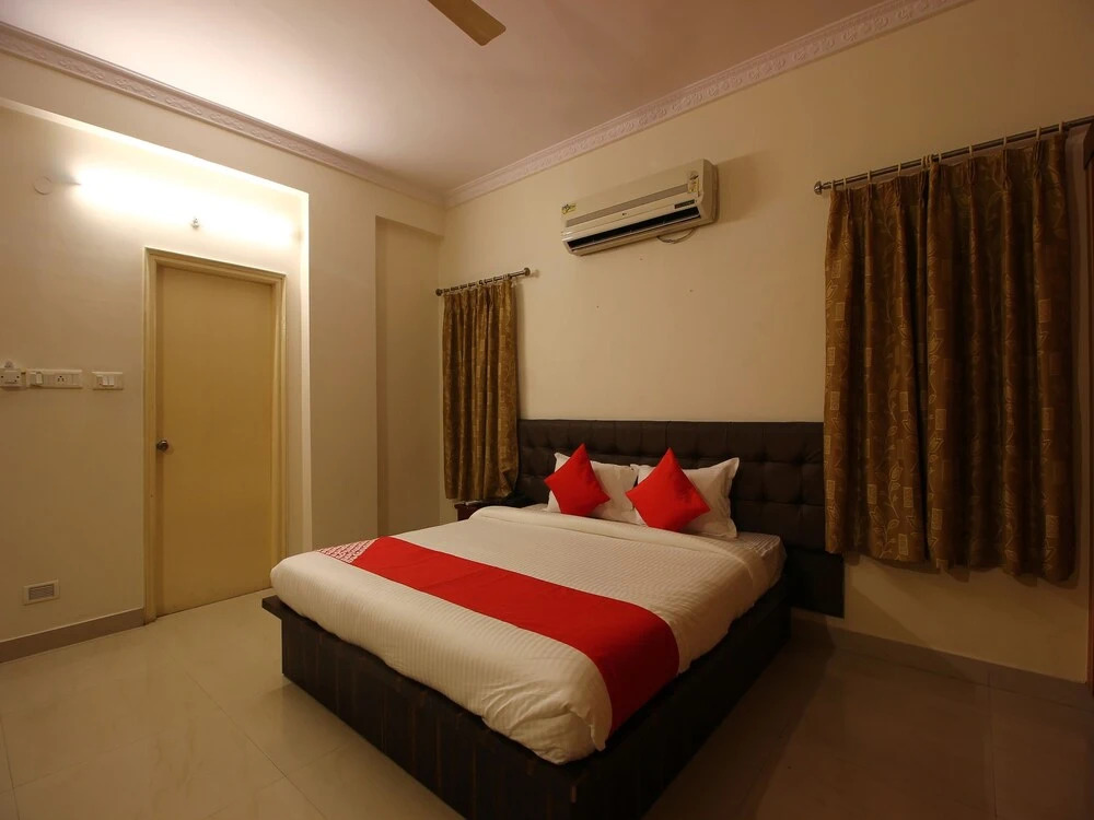 OYO 22279 Flagship Hotel Pavan