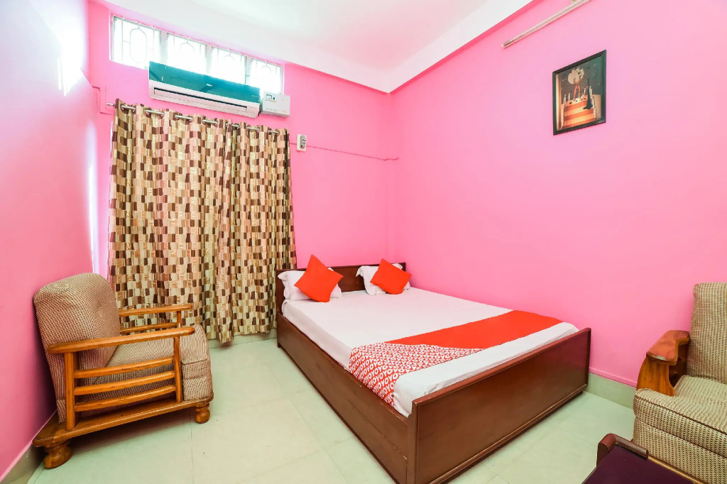 OYO 64126 Hotel Dhanshree