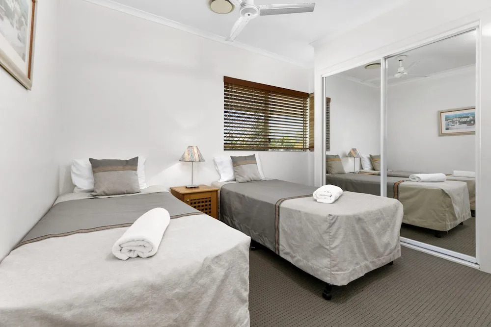 Beautiful North Facing River Views at Noosaville - Unit 4 Riverside 235 Gympie Tce