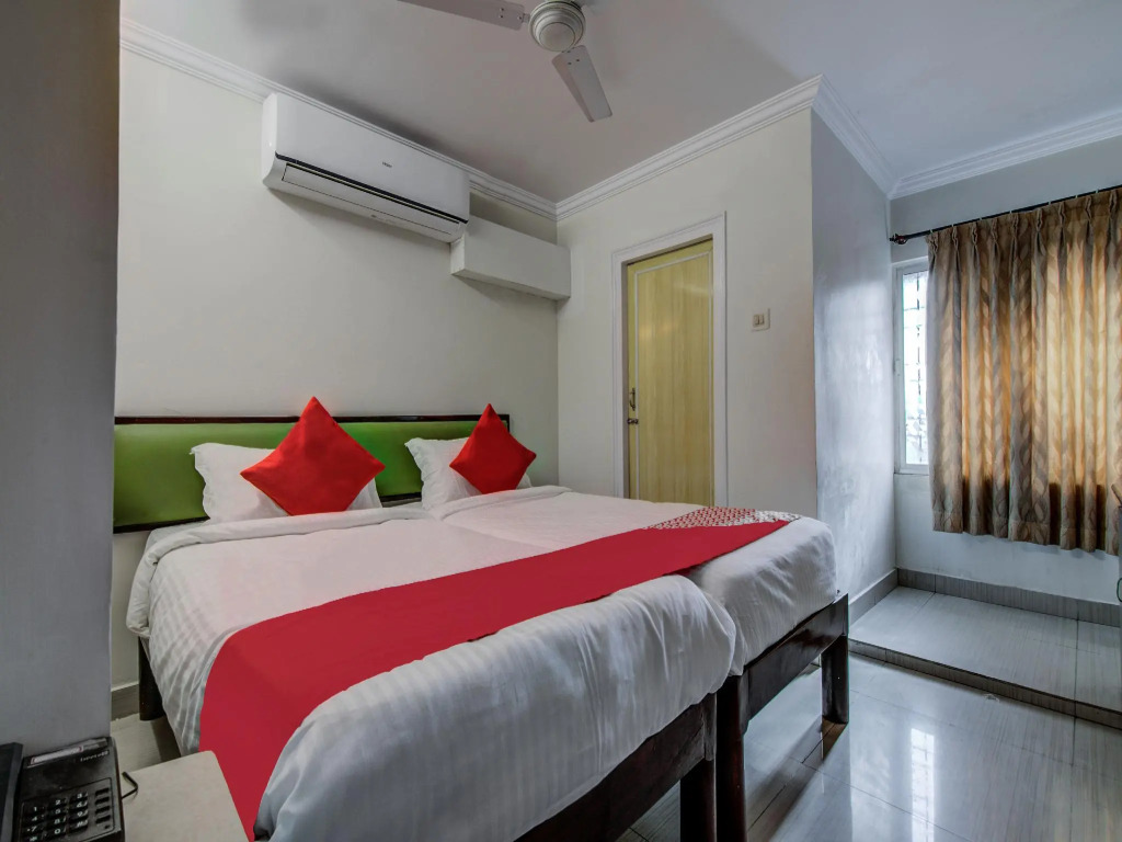 Collection O 14323 Anupama Hotel