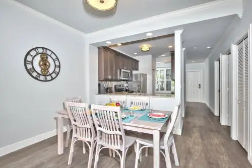 Bologna - renovated first floor 2BR condo in GreenLinks! Lake and golf views, resort pool, jacuzzi, gym and tennis access! Near Naples beaches, dining, shopping and Marco Island area, perfect for guests who value convenience, comfort and nature!