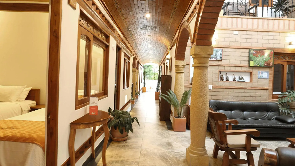 Fontana Plaza Hotel