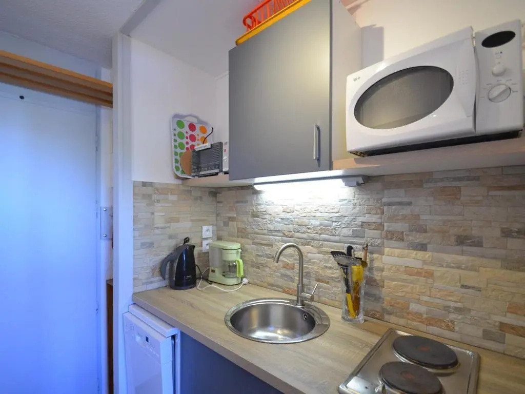 Appartement Les Menuires, 1 pièce, 2 personnes - FR-1-452-273