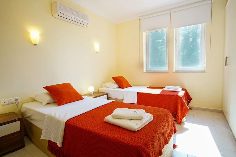 Larmos Villa