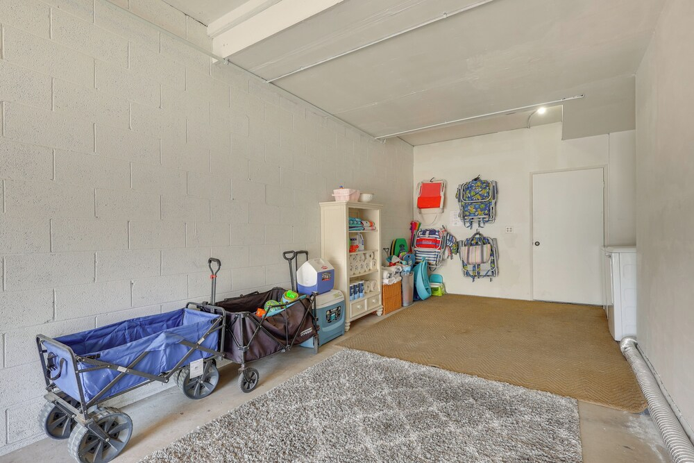 Walk to Beach + Pier: San Clemente Family Getaway