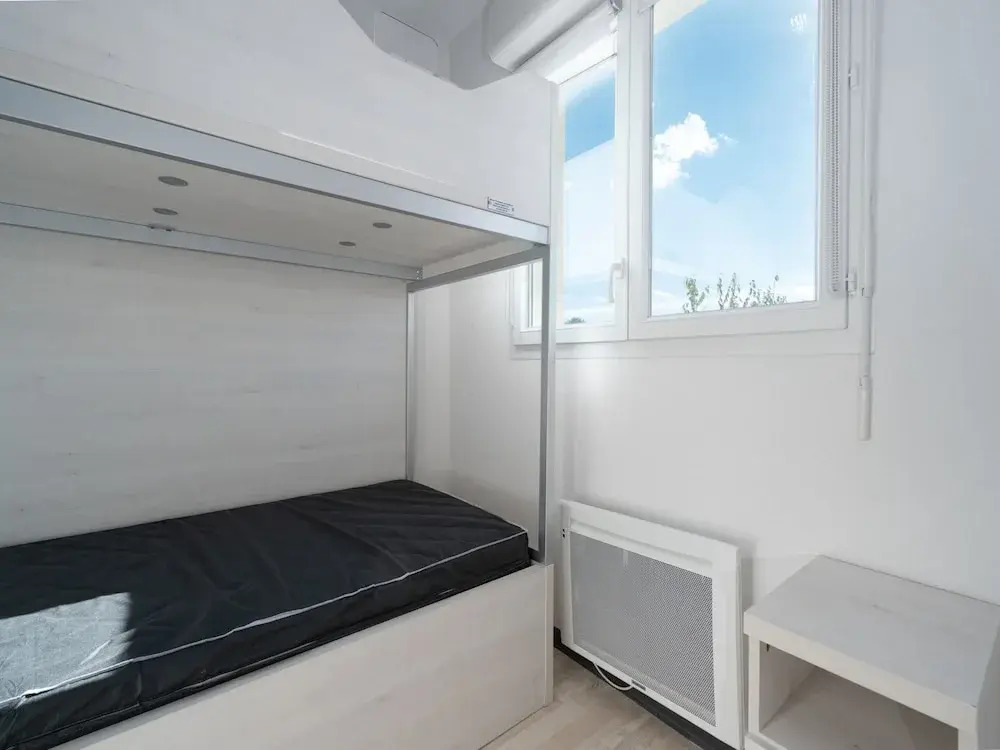 Bright Villa Stay in Serignan