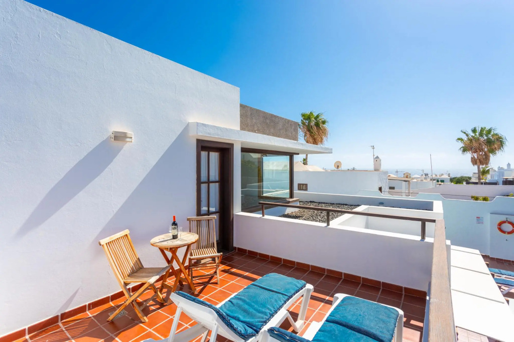 Villa Julianne 2 Heated Private Pool Walk to Beach A C Wifi Car Not Required - 2489