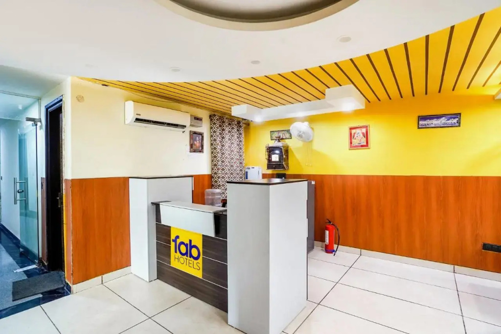 Yoyo Rooms Near Saphire International School Sector 70