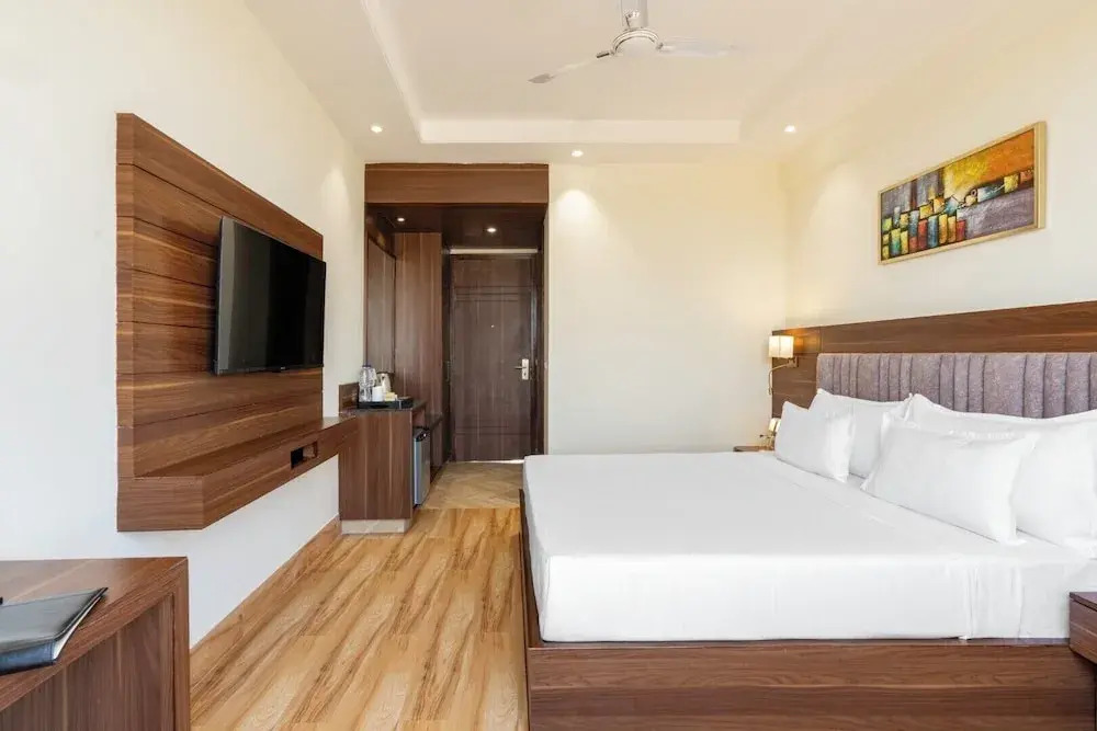 Clarks Inn Suites Agra Near Tajmahal