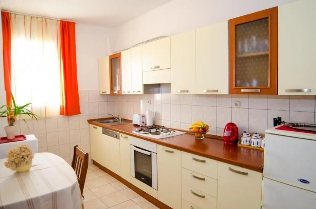 Apartment Srecko- Two Bedroom Apartment With Terrace and Sea View