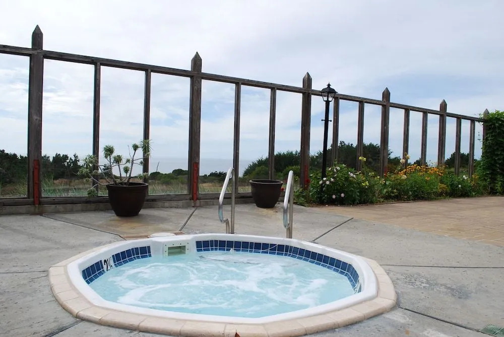 Fort Ross Lodge