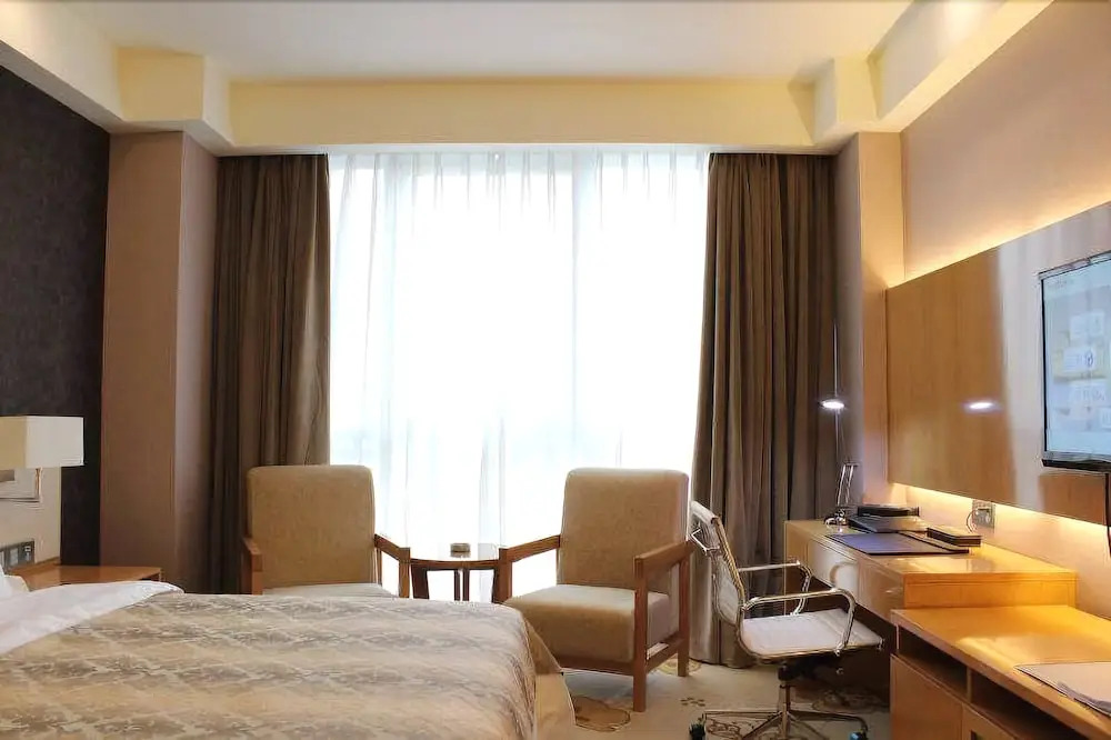 ZiJinTongXin Hotel
