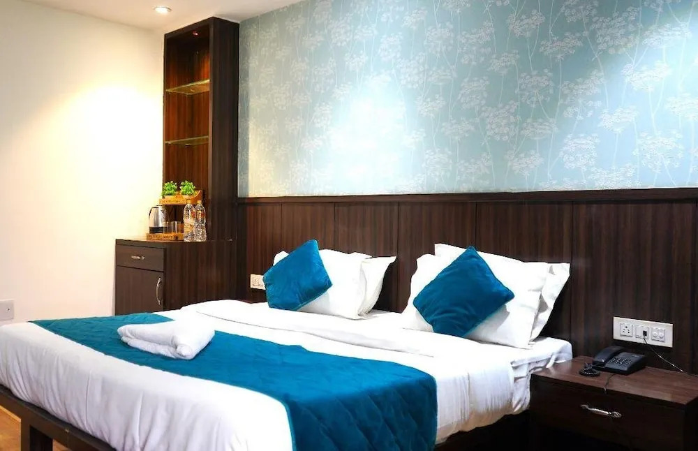 Qotel Hotel Rajouri Garden