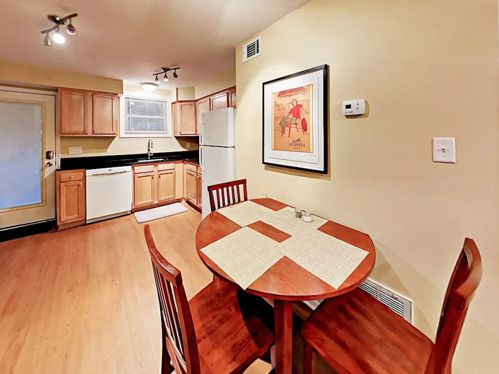 Charming Unit D - 2 Br Duplex