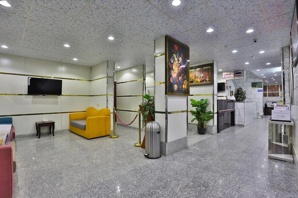 OYO 285 Masharef Furnished Units In
