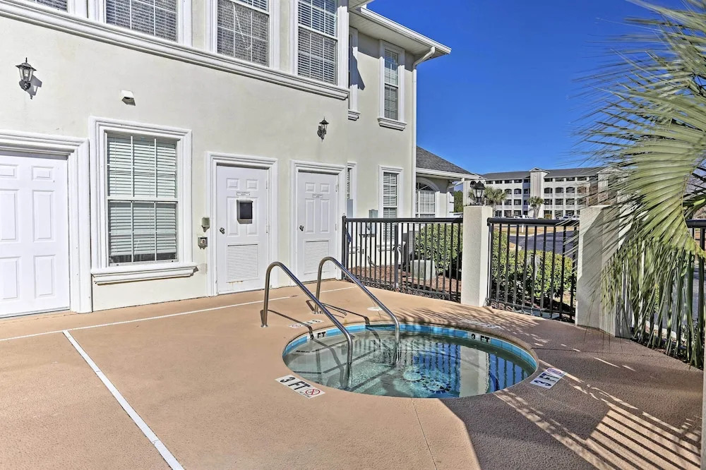 ~ 2 Mi to Cherry Grove Beach: Little River Condo