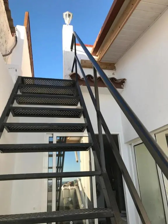 LARGE 150 m2 APARTMENT, NICE VIEW AND LOCATION !