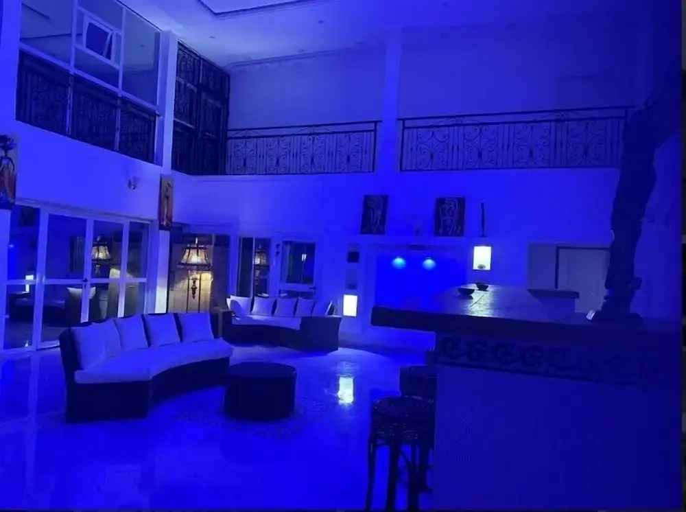 Chateau Mbeka'a Paris