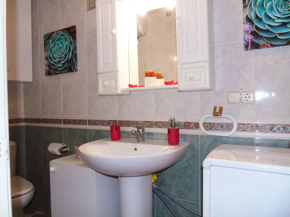 A&N Torre del Mar Beach Townhouse Private Solarium