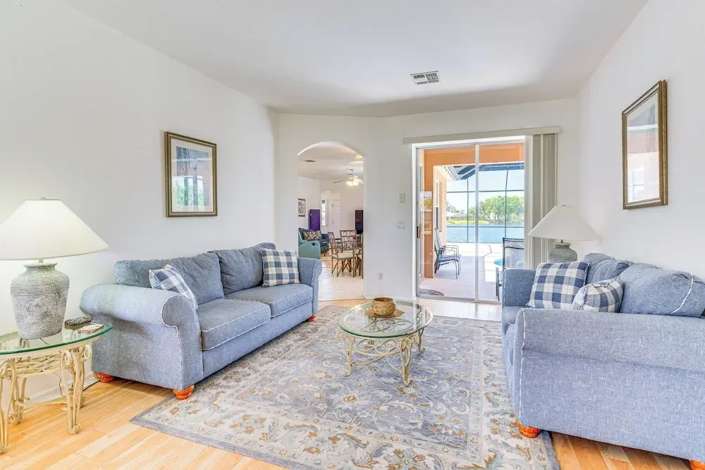 6 Mi to Fort Myers Beach: Lakefront Home w/ Pool